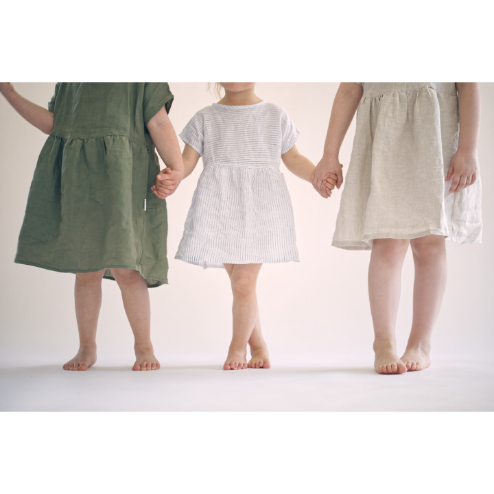 Lniana sukienka dziecięca Liten Lisa (biała w granatowe paseczki)