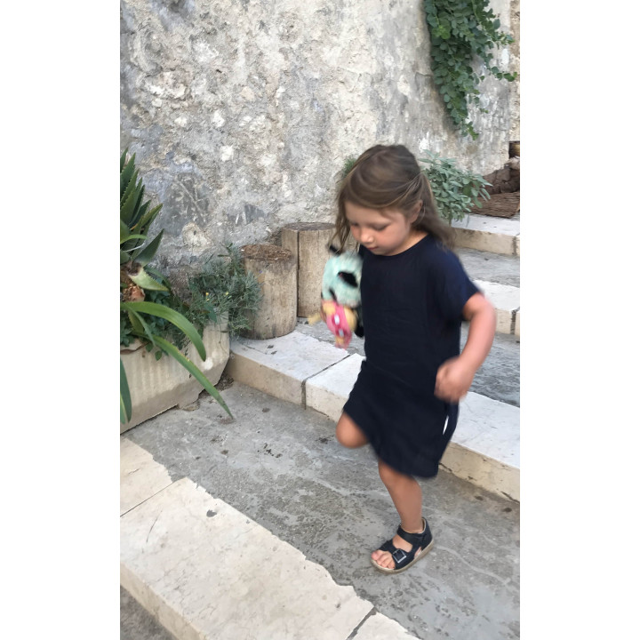 Liten Britta børnehørekjole (blæk)