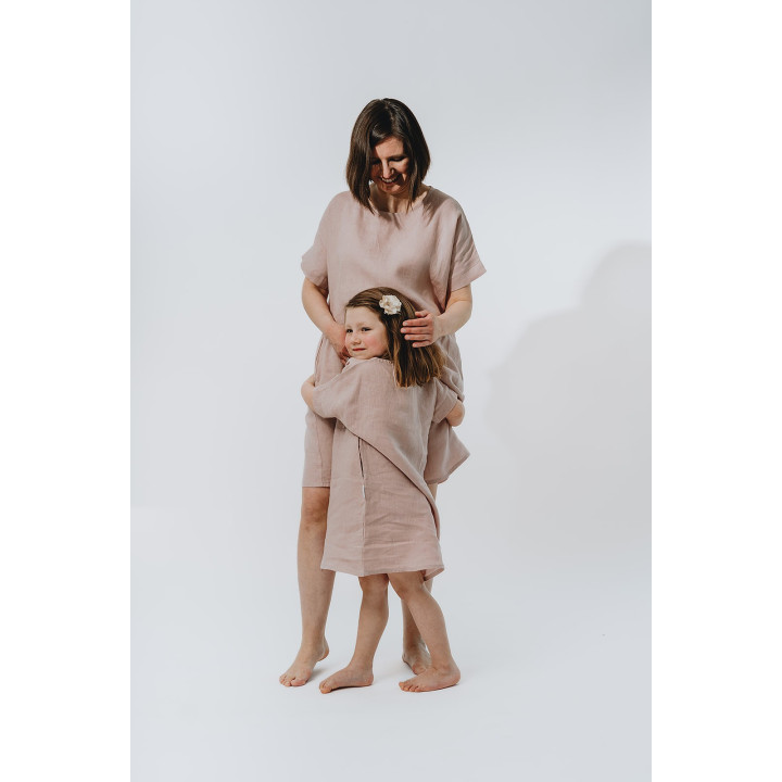 Liten Britta børnehørekjole (puderrosa)