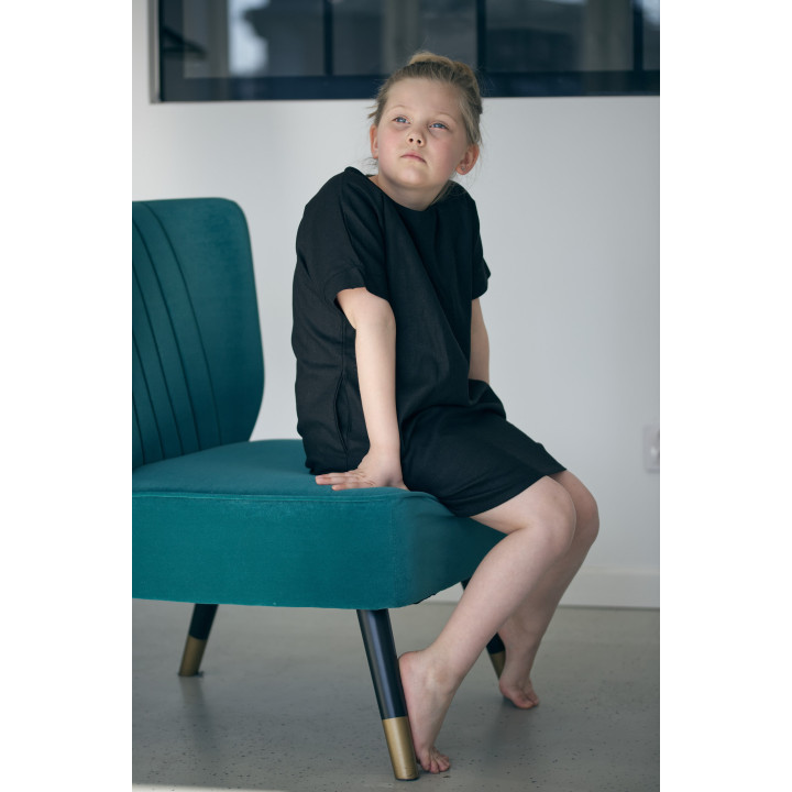 Lniana sukienka dziecięca Liten Britta (czarna)