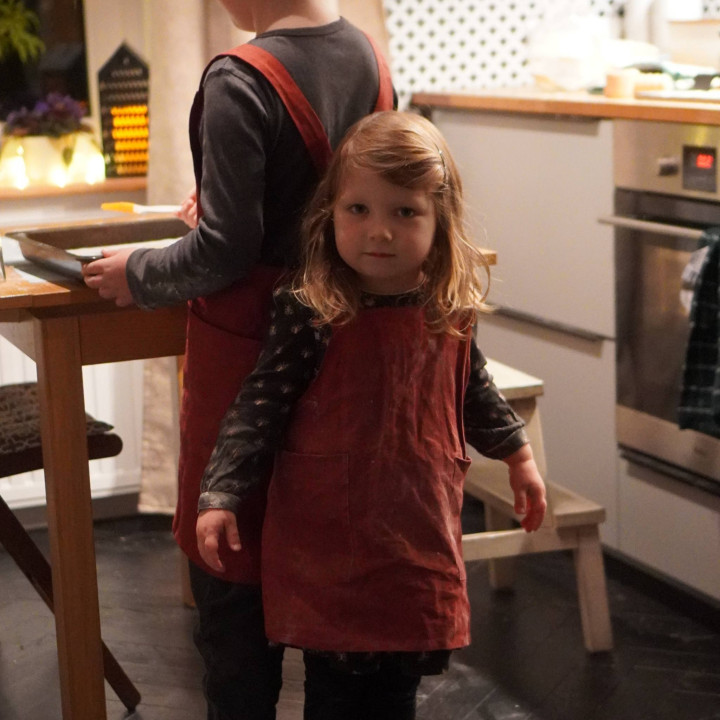 Fartuch dziecięcy Lotta (wiśniowy)