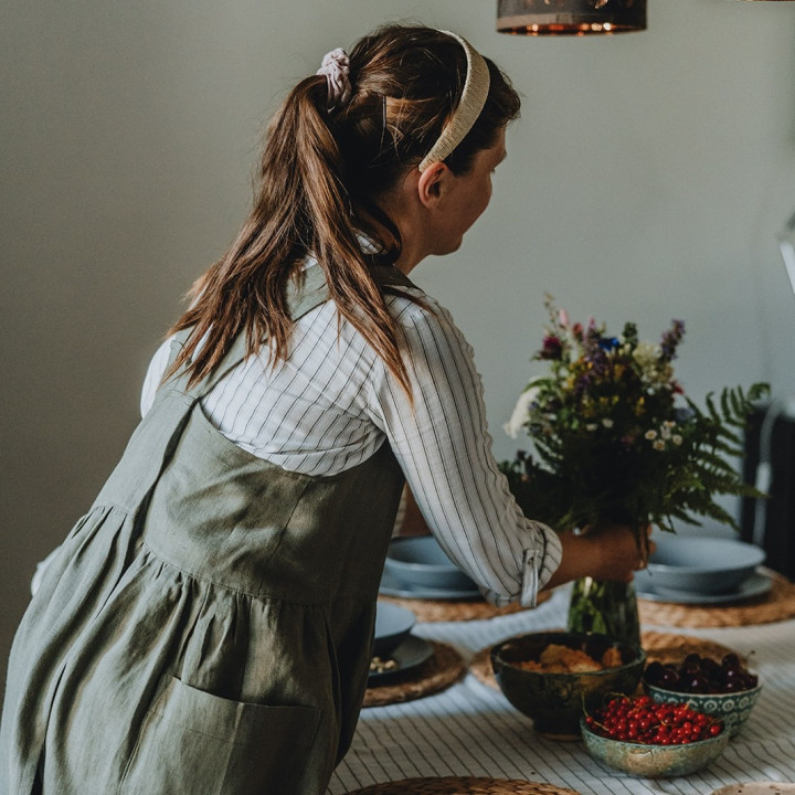 Fartuch sukienka Mia (oliwkowy) - 100% len