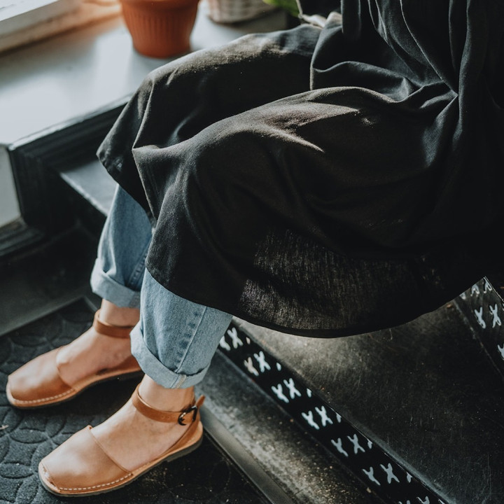 Fartuch sukienka Mia (czarny) - 100% len