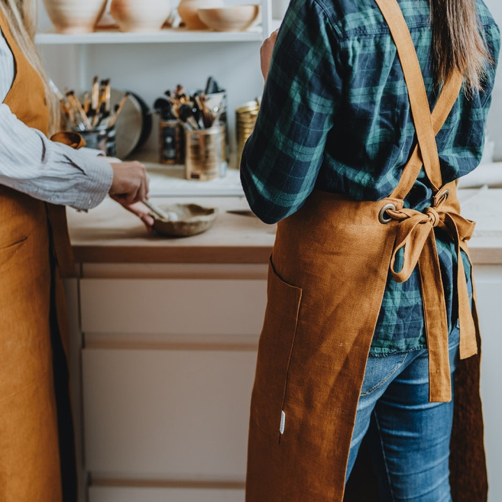 Apron for ceramics-by Lennean
