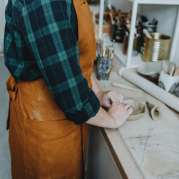 Apron for ceramics-by Lennean