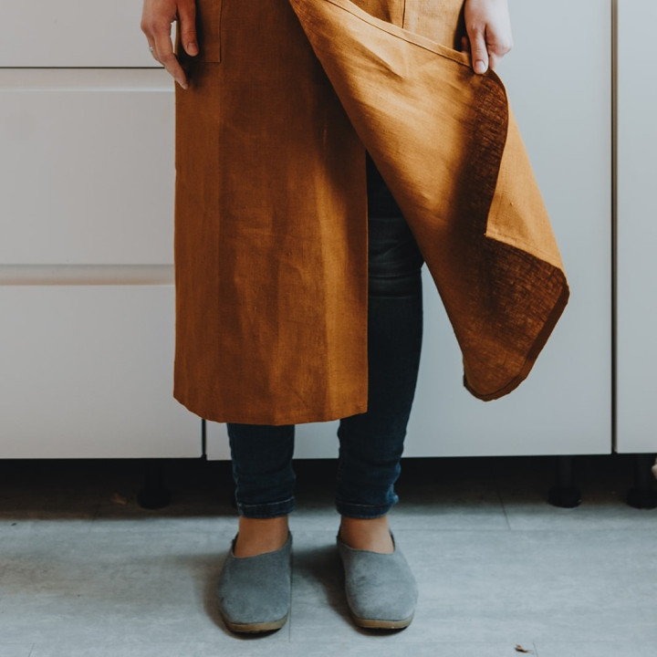 Apron for ceramics-by Lennean