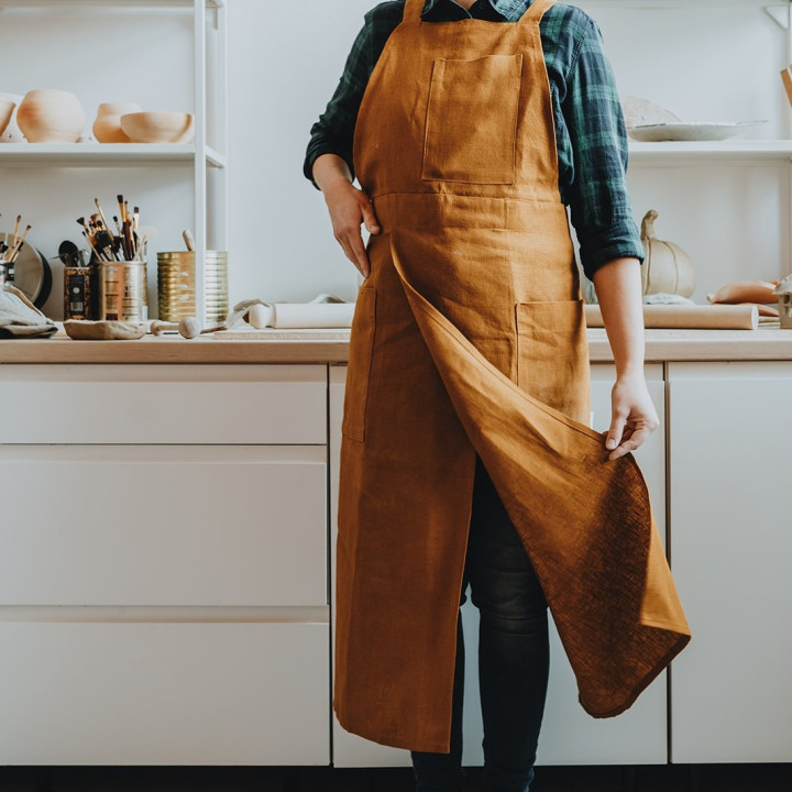 Apron for ceramics-by Lennean