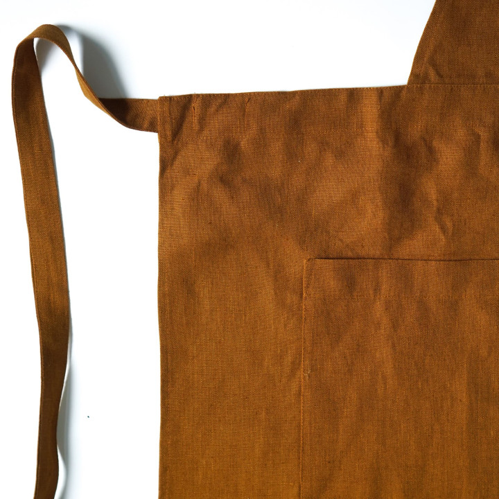 Apron for ceramics II-by Lennea