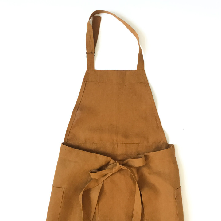 Apron for ceramics II-by Lennea